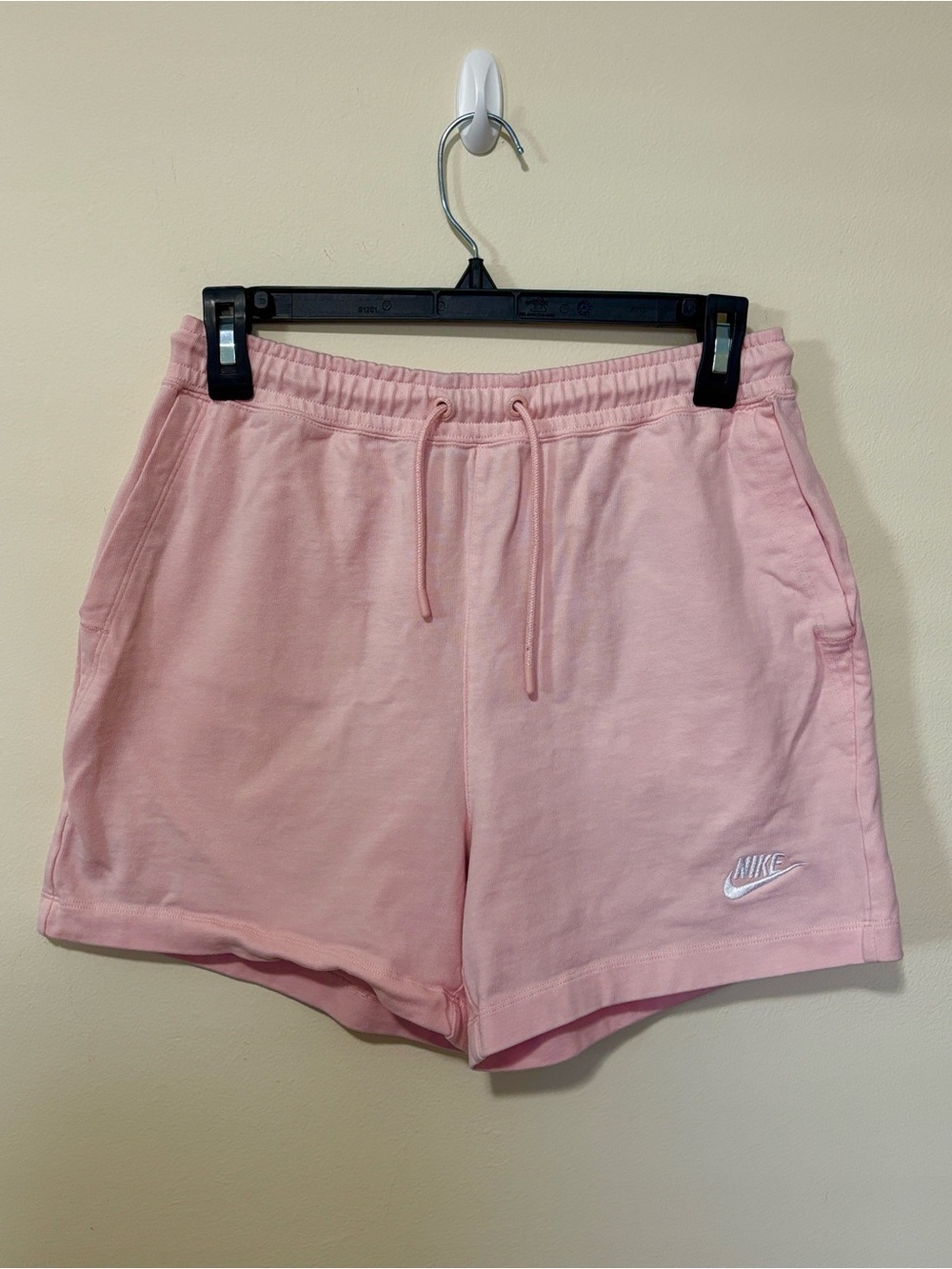 Nike Women’s Light Pink Drawstring Athletic Sweatshorts Classic Fit Lightweight